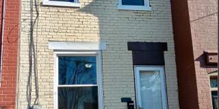 Charming 3BR Townhouse in Cabbage Hill Gallery 1