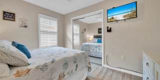 Gorgeous 4 bedroom pool house for rent w/ deeded beach access + pool & yard service included in the rent! Gallery 31
