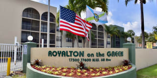 Royalton on the Green Gallery 1