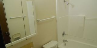 Charming Pet Friendly 2BR Condo with a Garage! Gallery 6