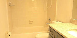 2 bedroom + loft, 2 bathroom townhome near UCF Gallery 22