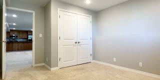 Beautiful Valley Views & Utilities Included! Gallery 17