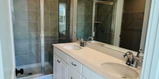 Room in 4 Bedroom Home at Munsing Dr Gallery 21