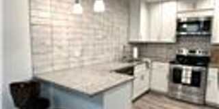 Furnished or unfurnished 2nd floor condo with landscape views Gallery 9