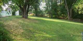 Beautiful Three Bedroom with Basement and Garage Gallery 14