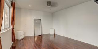 8400 De Longpre Avenue Gallery 33