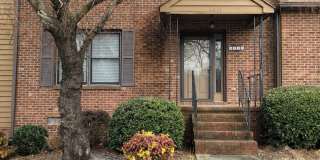 3 BR Townhome in Creekside Village! Gallery 1