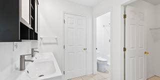 Beautiful 3-bedroom, 3-bath home on corner lot! Gallery 13