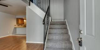 GREAT 2BED 2 BATH 2 CAR GARAGE TOWNHOME MINUTES FROM TURNPIKE!!!! Gallery 6