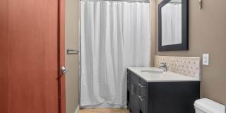 Charming 2BR Condo in Saint Louis Gallery 16