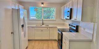 Newly Renovated 4 Bedroom / 2 Bathroom Home for Rent in Lahaina! Gallery 6