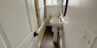 309 Griswold Street Gallery 16