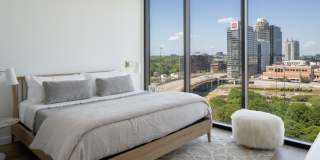 Emmi Midtown Gallery 18