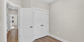 2507 LIGHT Street Gallery 20