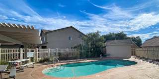 Great Location! Lots of Amenities Gallery 6