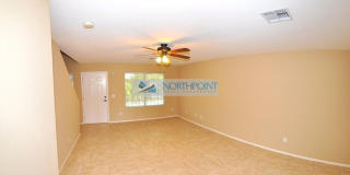 2 BR/2.5BA| Newly Renovated Single Family Home |  Community Pool! Gallery 4