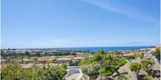 Stunning OCEAN VIEW Condo! Gallery 1