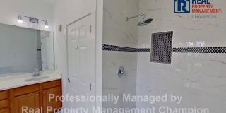 Beautifully Updated 2 BD/2 BA with Screened Porch & Modern Finishes Gallery 15