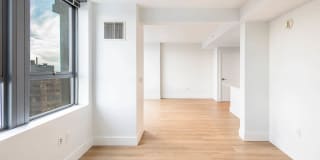 660 Washington Gallery 28