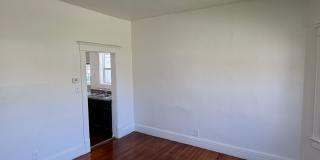 2523 Jones St Gallery 11