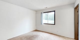 Colonial Village Gallery 36