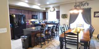 3 Primary Suites 2 Car Garage Townhome in Sandy 3 Primary Suites 2 Car Garage Townhome in Sandy Gallery 6