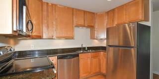 5528 Waterman Boulevard Gallery 8