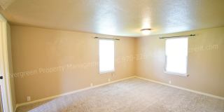 Stunning, Updated 2 Bedroom, 2 Bath House on Corner Lot! Gallery 14