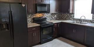 2 Bedroom/2 Bath 1 Car Garage 1/2 Duplex Gallery 4