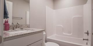 2 bedroom 2.5 bath home located in Fayetteville, AR Gallery 17