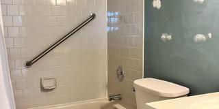 Charming 2 Bedroom/2 Bathroom Apartment Unit in Pond Condos! Gallery 25
