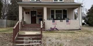 534 1/2 E Wyandotte St Gallery 1