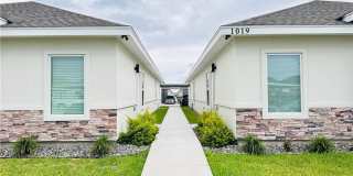 1019 N Clarence Avenue Gallery 1