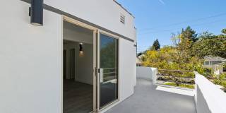 Stunning Luxury 2BR with Wraparound Deck in Downtown Palo Alto Gallery 5