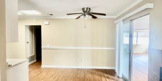 2759 College Blvd- 1/2 OFF 1ST MONTH! Extra Parking, Sun Room, Garage, Fireplace Gallery 5