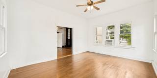 CHARMING 4-BEDROOM HISTORIC HOME IN TOBIN HILL Gallery 16