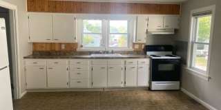 Available August!  4/5BR, 2BA Campus and Bryan Park! Gallery 6