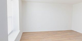 600 Southeast 38th Street Gallery 22