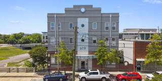 Bright & Character-Filled 2BR/2BA Condo in the Brooklyn Arts District Gallery 44