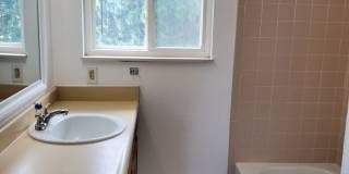 Townhome with 4 bedrooms, 2.5 bath Gallery 14