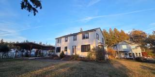 Historic Waterfront Home for Rent in Bremerton! 3 Bed / 1.75 Bath w/ a Mostly Finished Basement! Available Now! Gallery 1