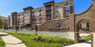 The Grande at Metropark Gallery 65