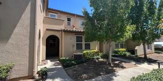 3 Bed, 2½ Bath Condo in Elk Grove 3 Bed, 2½ Bath Condo in Elk Grove Gallery 1