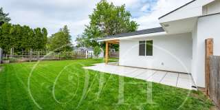 Country Living in Gorgeous 2 Bedroom Home Near Town Gallery 32