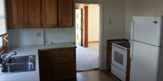 5 bedroom, 2 bath home available in York neighborhood! Gallery 4