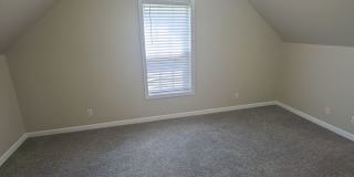 Spacious 4-Bedroom Pet-Friendly Home with Garage and Hardwood Floors Gallery 14