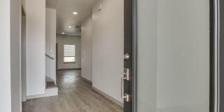 Brand New 3 Bed 2.5 Bath Duplex Includes Office Space (See Contact Info Below) Gallery 8