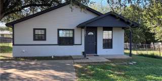 601 S Davis Street Gallery 1