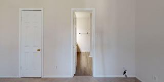 Open Floor Plan! Gallery 23