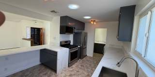 Beautiful Newly Renovated 3BD 2BA Gallery 6